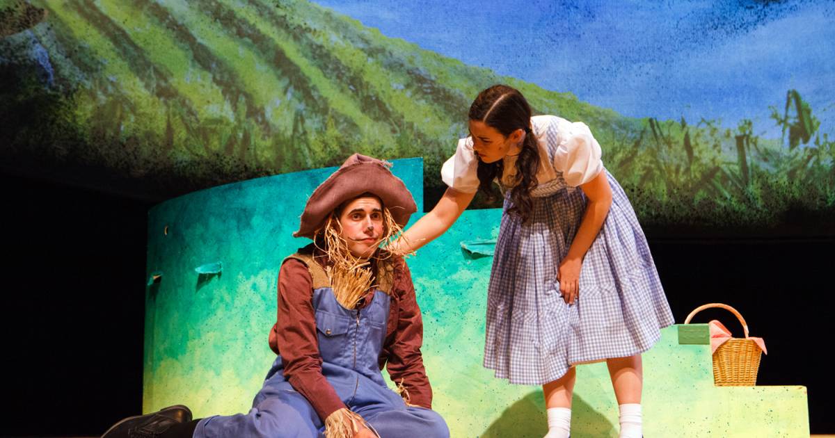 Watch a scene from Gateway Theatre's The Wizard of Oz, opening December ...