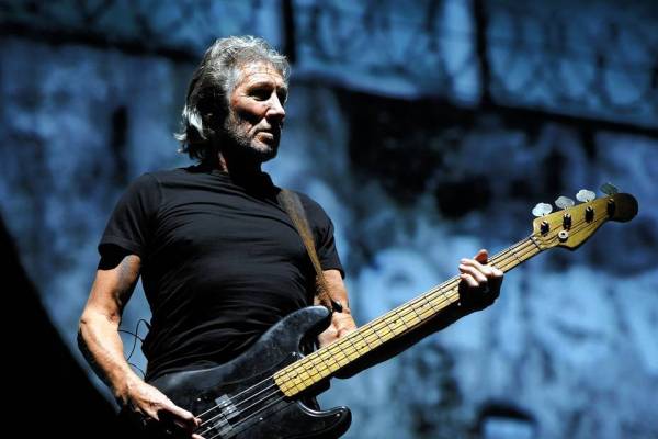 roger waters prudential center