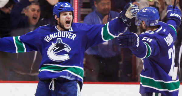 Ducks get Kevin Bieksa from Canucks for 2nd-round pick