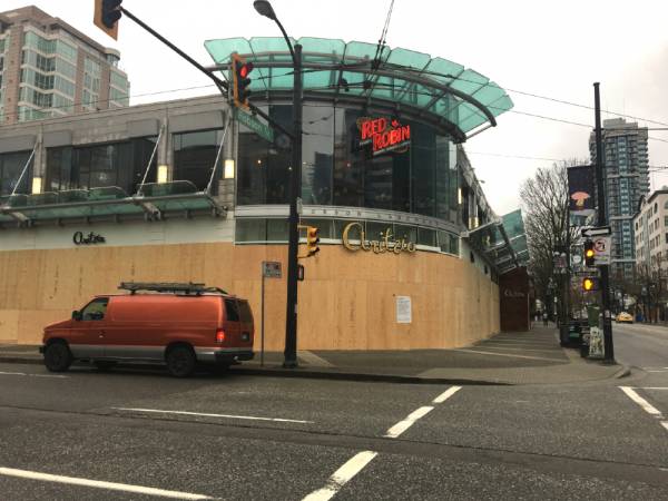 COVID-19 in Vancouver: Robson Street shops board up amid crime spike as  West End goes all out with healthcare cheer